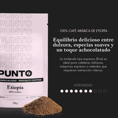 – Cafea etiopiană măcinată – 250 g – Cafea specială – Prăjire medie – 100% Arabica – Note de miere, scorțișoară și ciocolată – Aciditate intensă – Corp mediu