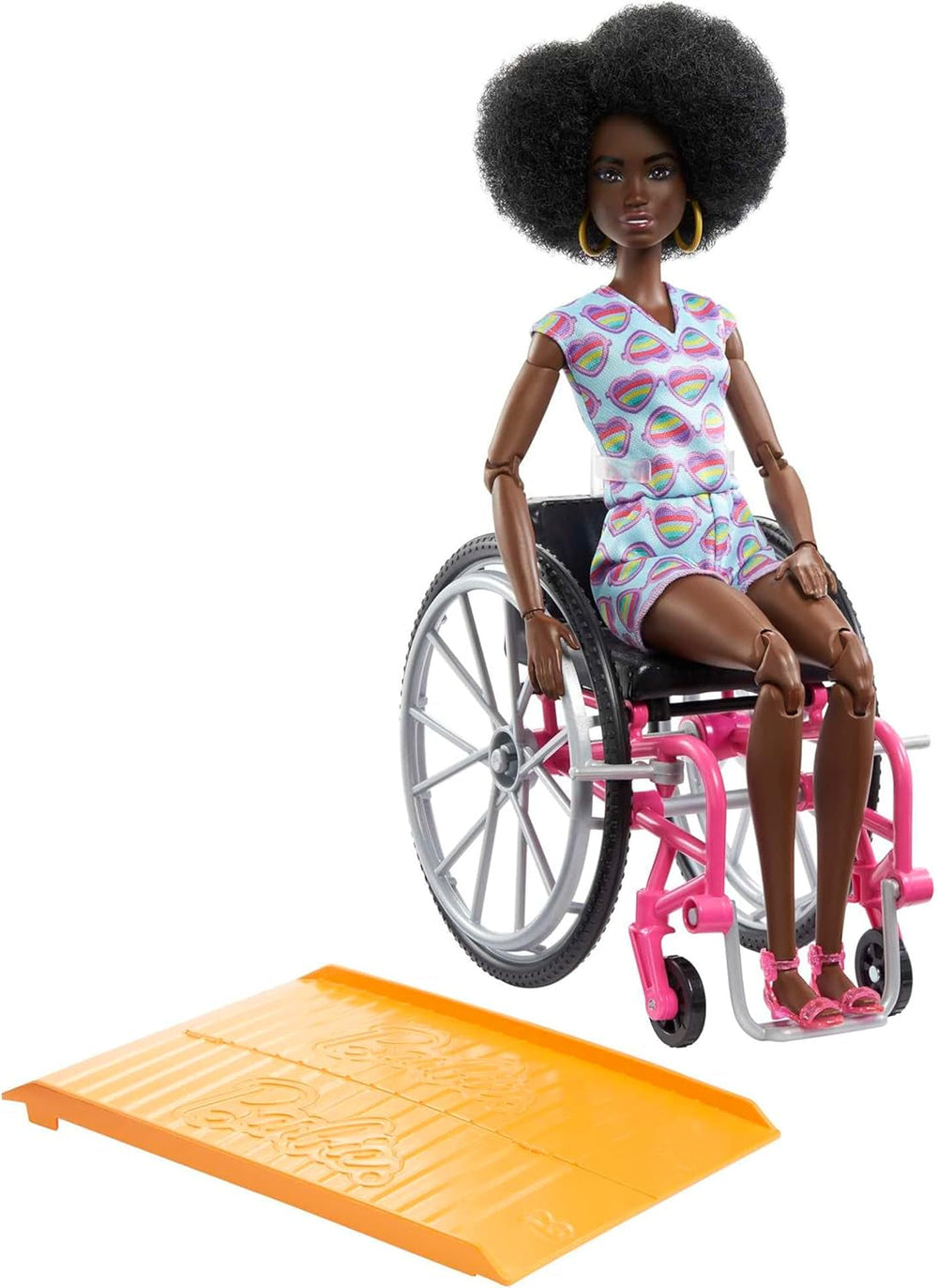 Barbie Fashionistas, mit schwarzen Haaren, im Rollstuhl mit farbigem Overall, Rollstuhl mit Rampe, inkl. Puppe, Geschenk für Kinder, Spielzeug ab 3 Jahre,HJT14