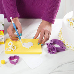 0803022 Set de forme pentru biscuiți Lily, 5 piese, Plastic, Violet, 11,5 x 11,5 x 3 cm