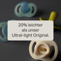 Suzete Tommee Tippee Ultra-Light StayPut și Night Glow, 0-6 luni, pachet de 4, design din silicon dintr-o singură bucată, senzație moale pe piele