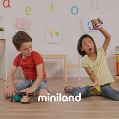 Miniland Set Puppenkleidung 40cm, Kleid, Strickjacke und Mütze