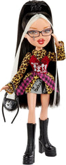 Bratz Stylin' Jade - Modepuppe mit T-Shirt um Gestalten für Dich, Inklusive Accessoires, Niedliches Spielzeug für Mädchen