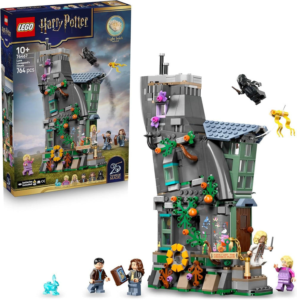 LEGO Harry Potter Luna Lovegoods Haus - Modellbau mit Leuchtstein und 5 Minifiguren - Baukasten DIY Deko fürs Schlafzimmer - Kreatives Geschenk für Mädchen, Jungen und Fans ab 10 Jahren - 76467