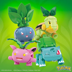 MEGA Pokémon Actionfigur-Bauspielzeug, Pflanze-Typ Trainerteam mit 118 Teilen, bewegliche Bisasam-, Chelast-, Hoppspross- und Myrapla-Figuren, Geschenkidee für Kinder, HWR77
