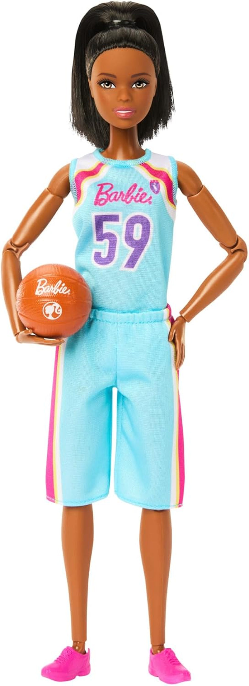 Barbie Made to Move Puppe und Accessoires, brünette Basketballspielerin mit abnehmbarem Sportdress mit Ball, 22 bewegliche Gelenke, HKT74