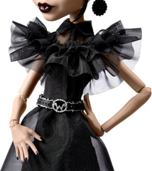 Păpușa Monster High Wednesday, figurină de colecție Rave'N Wednesday în rochie gotică neagră, inspirată de scena dansului, accesorii premium și suport pentru păpuși, HXJ03