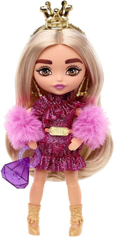 Barbie Extra Minis, blondem Pferdeschwanz, Goldener Krone, Ohrringen und Königinnengürtel, lila Diamanttasche, rosa Paillettenkleid, inkl. Barbiepuppe, Geschenk für Kinder ab 3 Jahren,HJK67