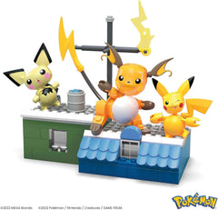 Mega Brands POKÉMON Pikachu - Evolutionsset mit Pichu, Pikachu und Raichu mit thematisch passender Umgebung und Battle-Effekt-Elementen, für Kinder ab 6 Jahren, HKT23