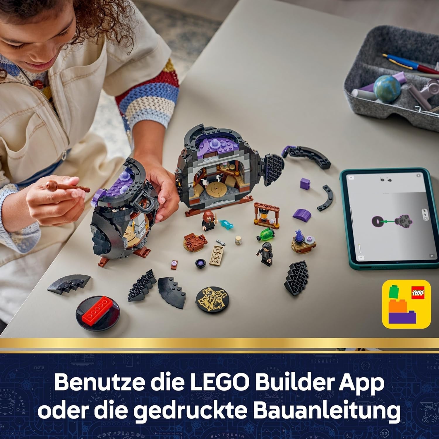 LEGO Harry Potter Kessel: Geheimes Klassenzimmer für Zaubertränke - DIY Set für Schreibtisch oder Schlafzimmer mit Patronus und Hermine und Snape Minifiguren - Geschenk für Kinder ab 10 Jahren - 76464