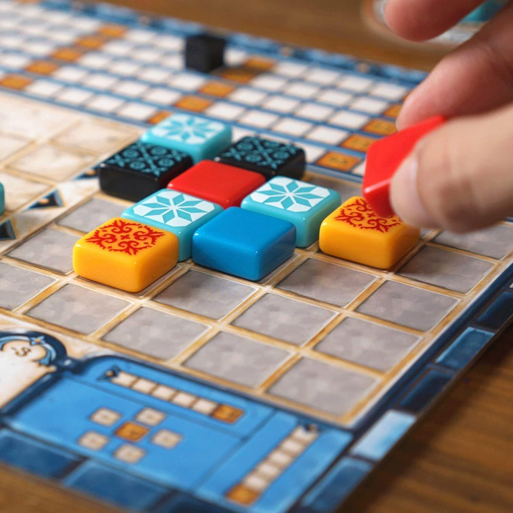 Next Move Games, UNbox Now, Azul, Joc de bază, Joc de familie, Jocul anului 2018, 2-4 jucători, Vârste 8+, 30-45 de minute, Germană