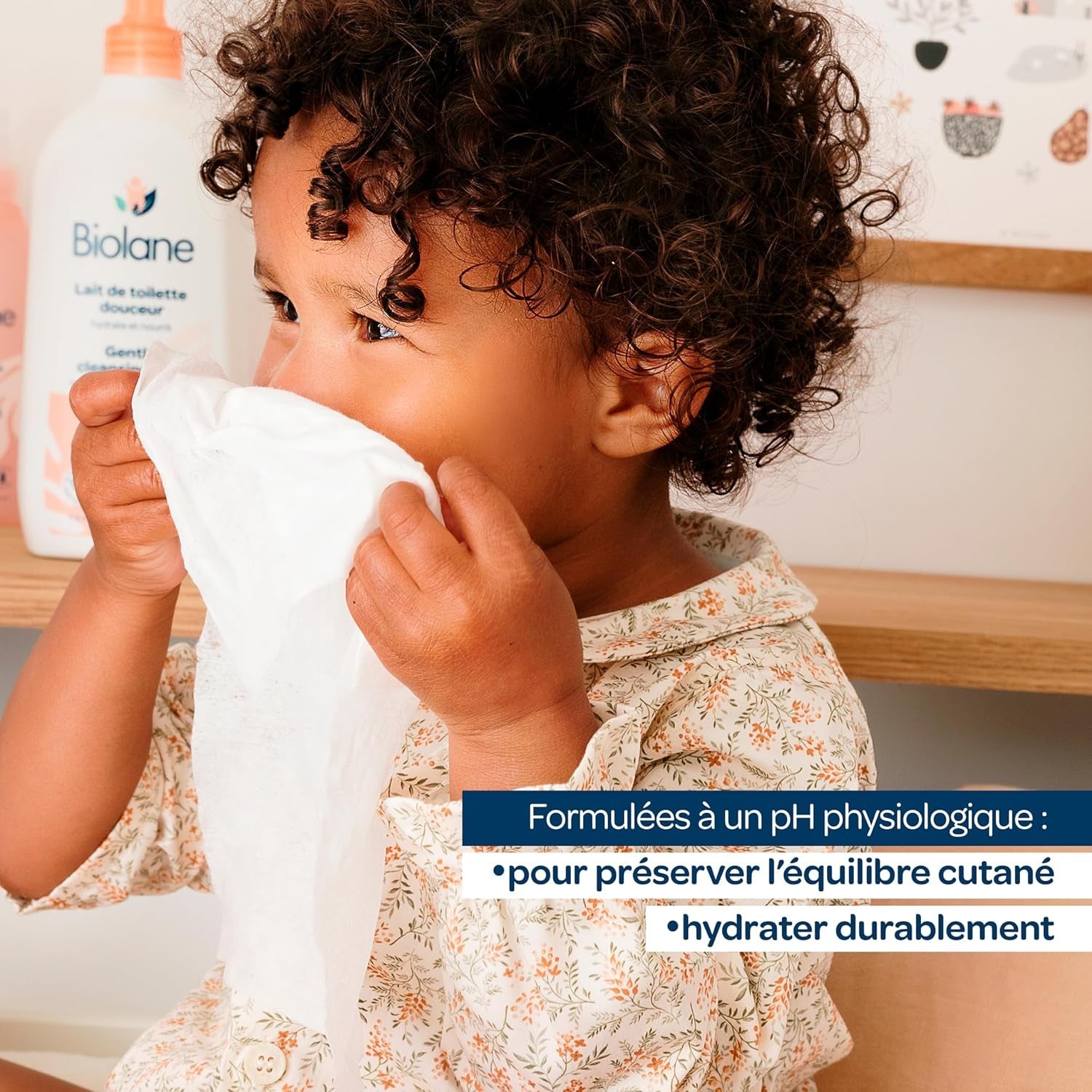 BIOLANE - Șervețele umede pentru bebeluși pentru față și mâini – Pachete de 6 – 384 șervețele (6 x 64 cm) – Curăță și protejează – Toaletă – Hipoalergenice – Pentru piele sensibilă – Ingrediente 97% naturale – Fabricate