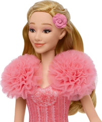 Mattel Singende Glinda-Modepuppe aus Wicked und Accessoires, beweglich und mit vom Film inspiriertem Look sowie abnehmbarem Outfit, singt Heißgeliebt, JLG49, Pink