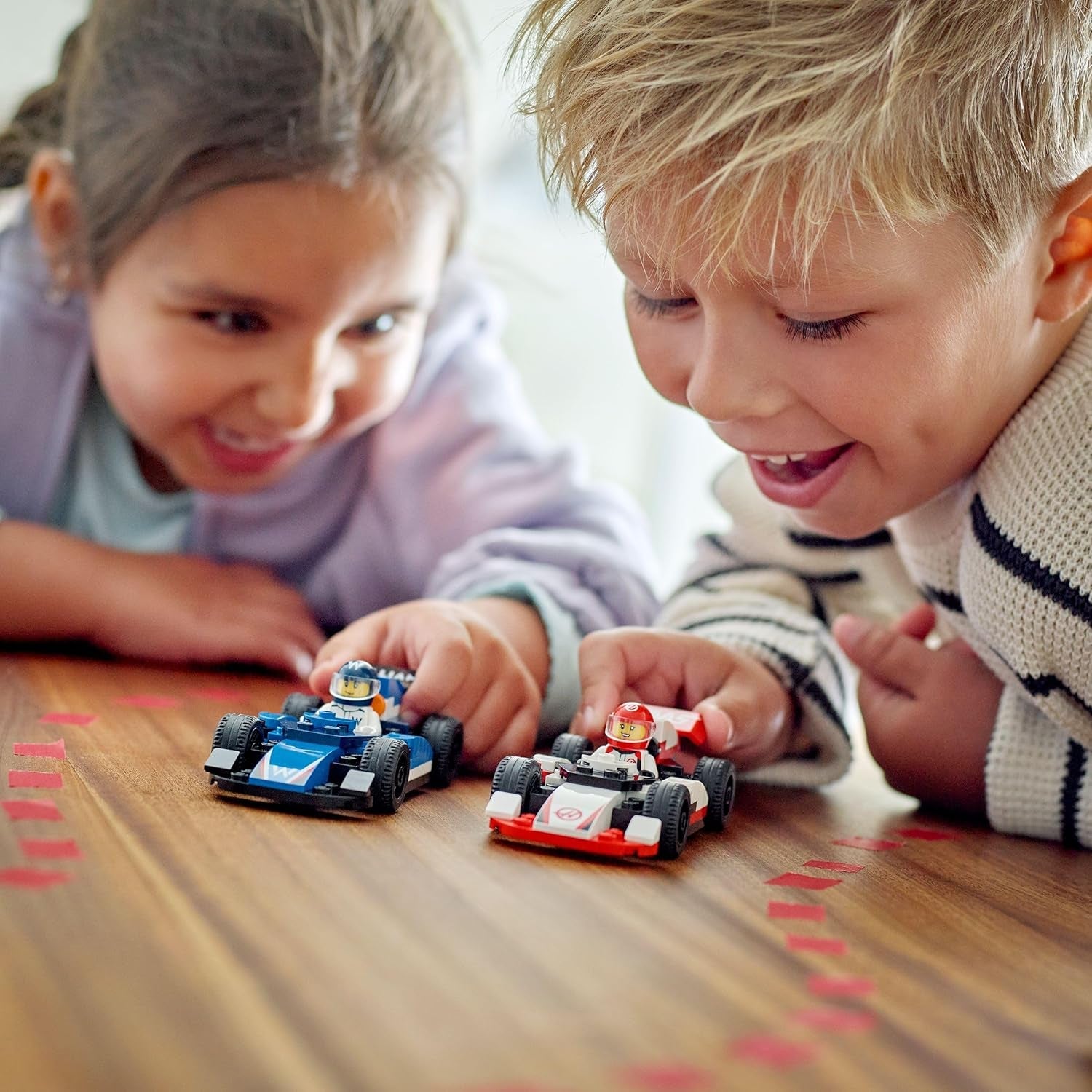 LEGO City F1 Williams Racing & Haas F1 Race Cars - Toy Formula 1 Building Models with 2 Driver Minifigures & Start Lights - Small Gift Idea for 4+ Year Old Toddlers, Boys & Girls - 60464