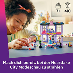 LEGO Friends Modeschau in Heartlake City - Verkleidungsspiel mit 3 Mini Puppen, Laufsteg, anpassbaren Outfits inkl. Rock, Mantel, Hüten & Zubehör - Kreatives Geschenk für Mädchen ab 7 Jahren - 42685