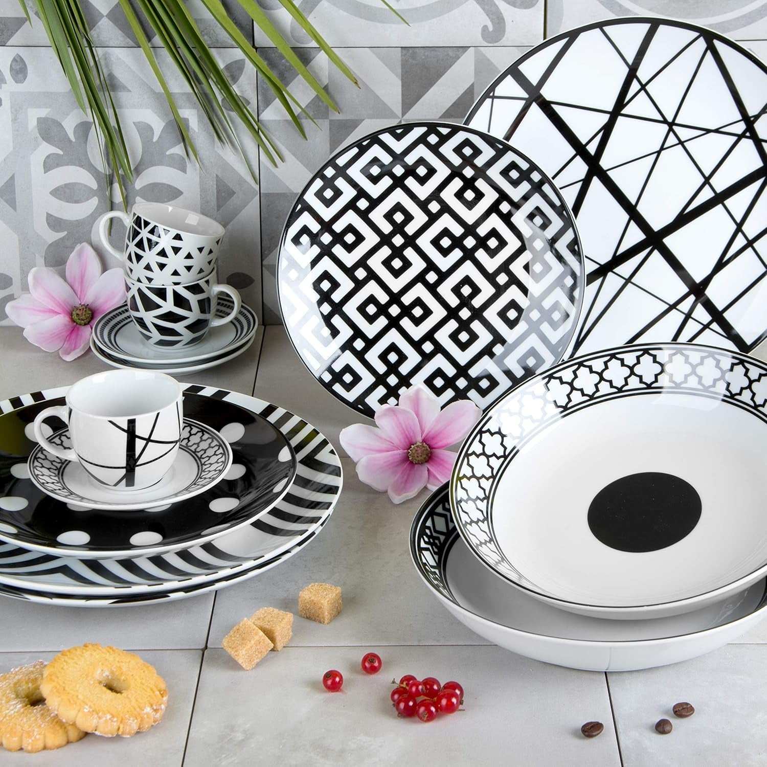 Set de veselă Excelsa Emily, porțelan, alb/negru, 18 piese