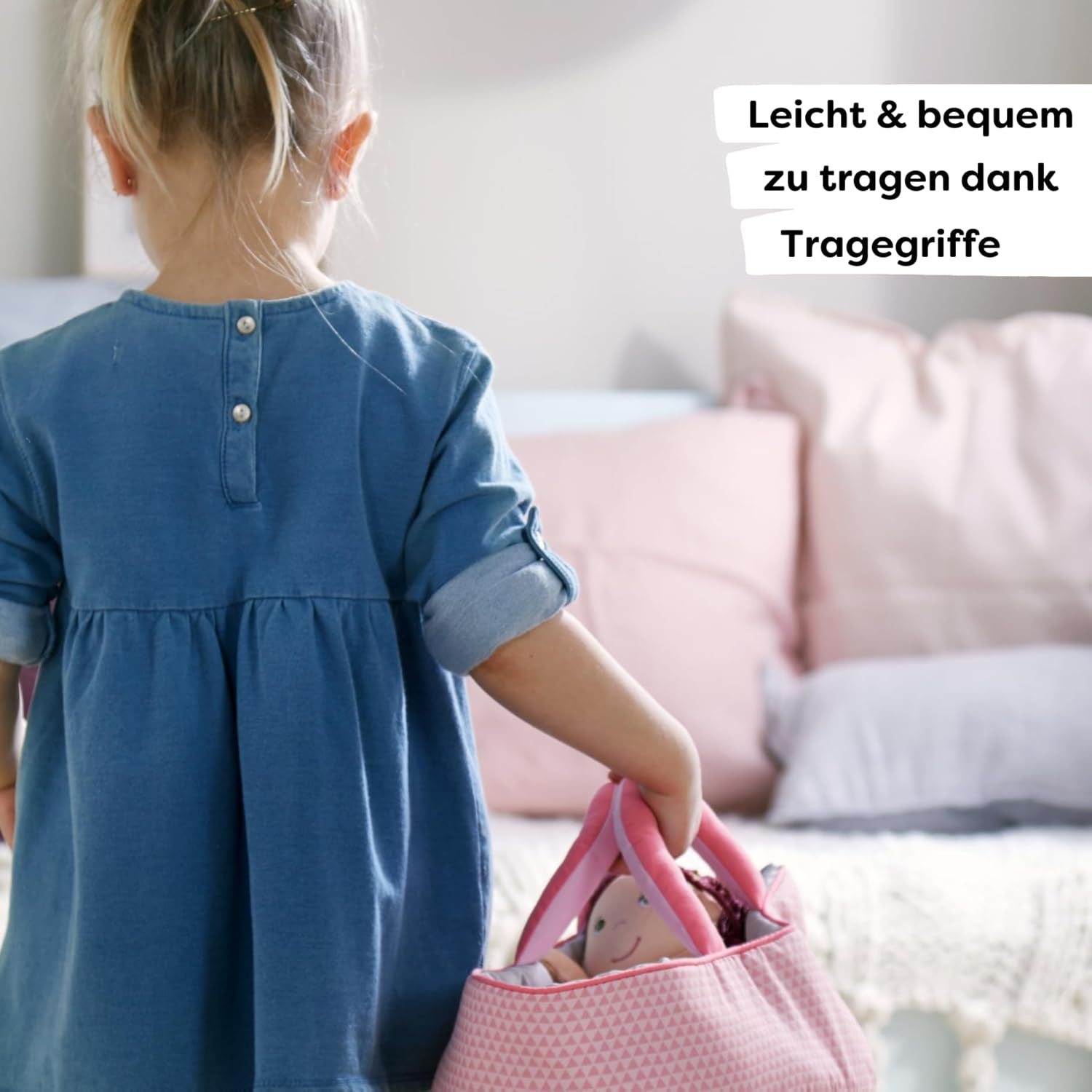 HABA Puppentragetasche Rosarot – Puppenzubehör für Babypuppen & Stoffpuppen, Tragetasche & Puppenbett mit Decke, Spielzeug ab 18 Monaten – 1305072001