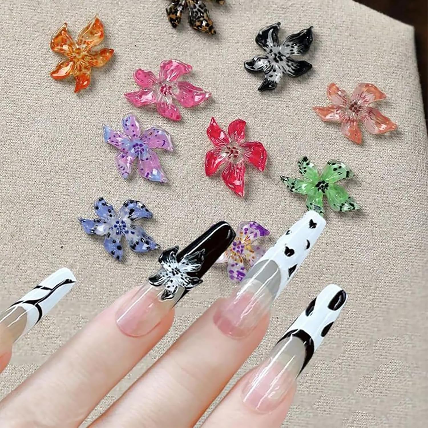 50 de bucăți de pandantive pentru unghii cu flori 3D, artă pentru unghii cu gel 3D, pandantive pentru unghii, bijuterii colorate de vară, accesorii pentru unghii DIY, cristale flori de hibiscus în relief, artă pentru unghii cu gradient pentru femei