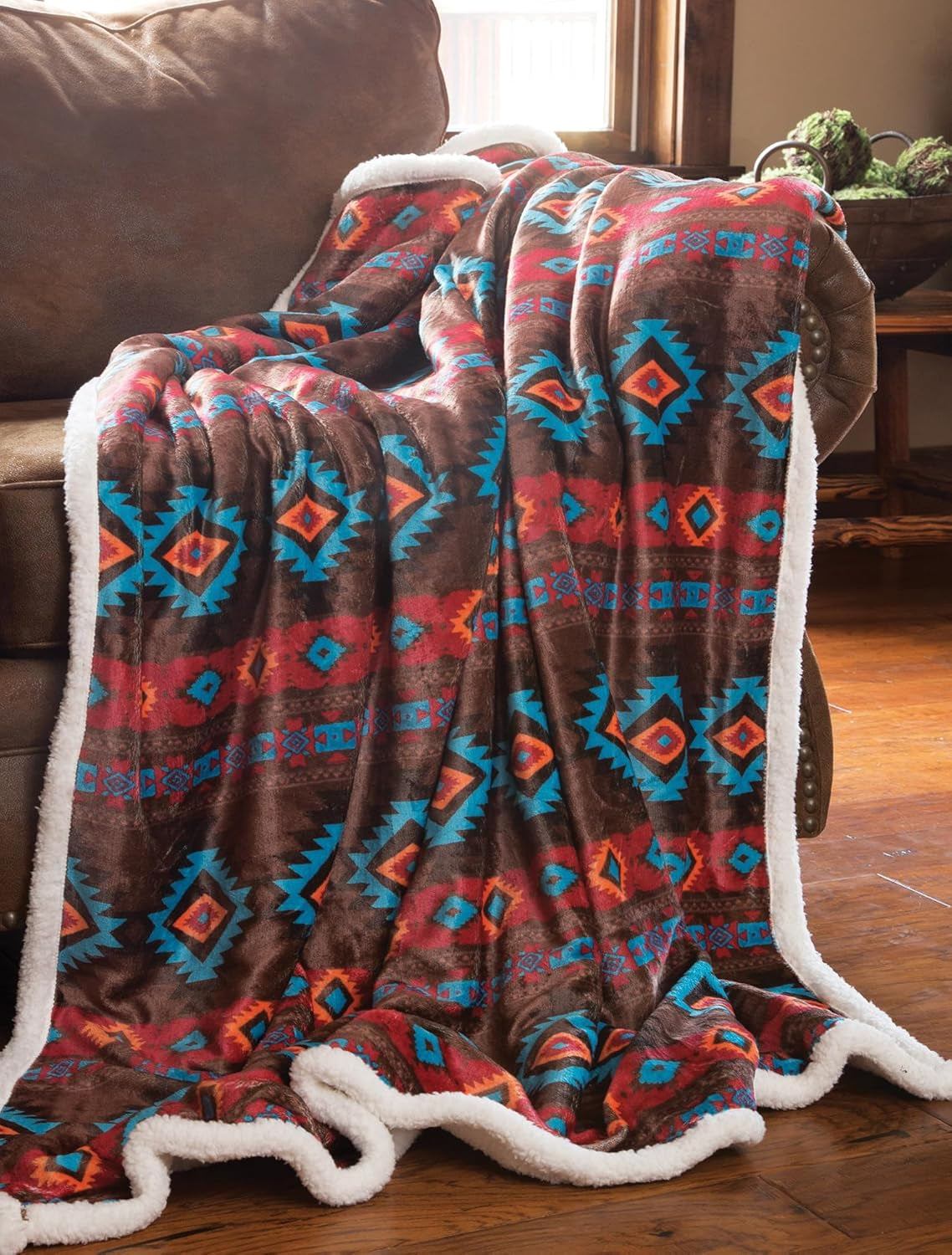 CARSTENS, INC. Wrangler Ultra Premium Throw Blanket, Super Soft, Sherpa Fleece, Oversized, 137.2 X 172.7 Cm, Southwest Horizon Paturi si Cuverturi Carstens, Inc.
