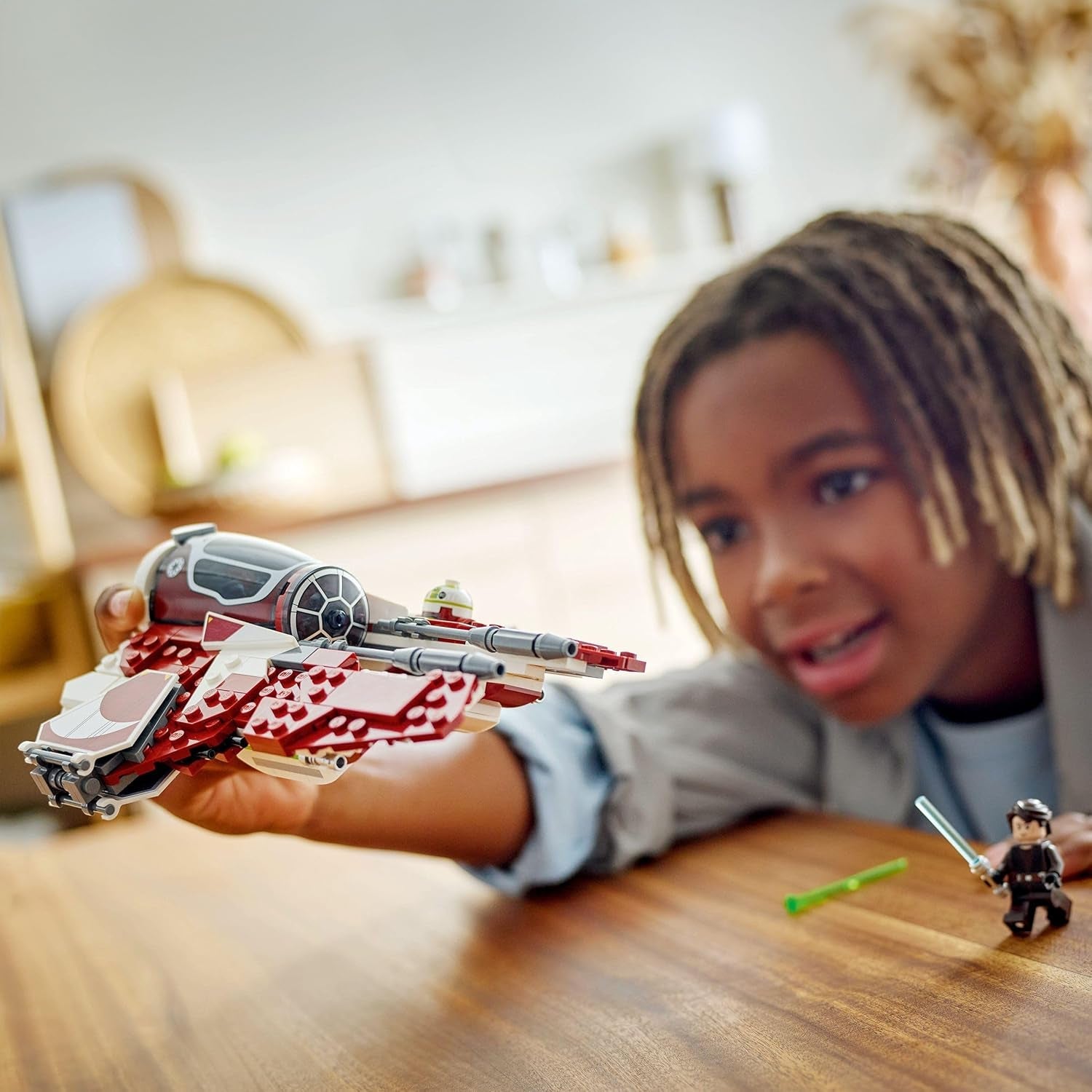 LEGO Star Wars 75401 Ahsokas Jedi Interceptor, Sternenjäger für Fans von The Clone Wars, Ahsoka Tano & Anakin Skywalker Minifiguren, mit Lichtschwertern und R7-A7, für Jungen und Mädchen ab 8 Jahren