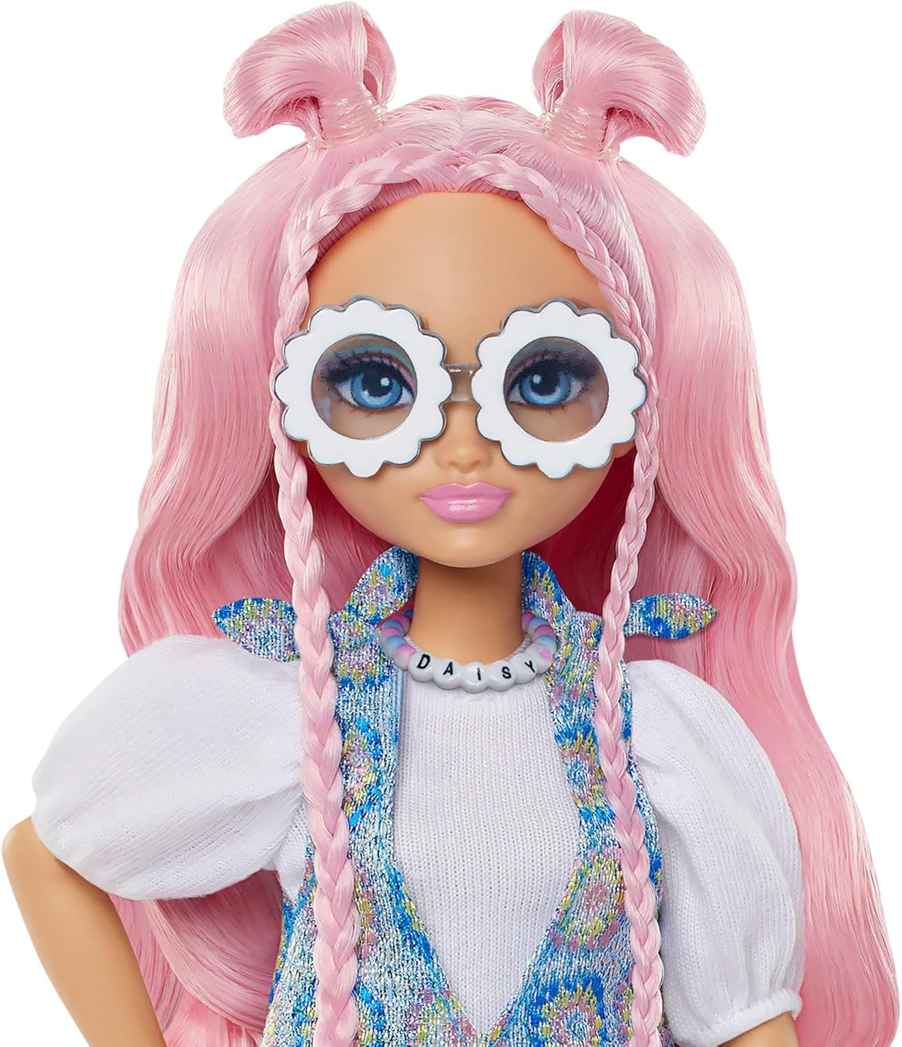 Barbie Dream Besties Puppe und Accessoires, bewegliche Daisy Jean-Modepuppe mit ausziehbaren Moden und welligem, pinkem Haar, 9 Teile zum Thema DJ und Musik, JDD74