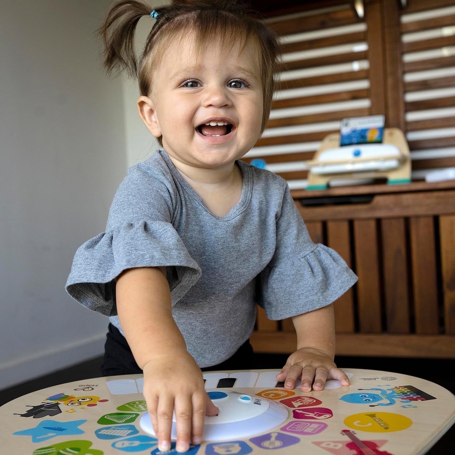 Baby Einstein, Hape, Clever Composer Tune Table Magic Touch Play Table, 22 instrumente muzicale, jucărie muzicală electronică din lemn, cub muzical și jucărie senzorială, copii de la 6 luni în sus Jucarii Bebe Naty Shop