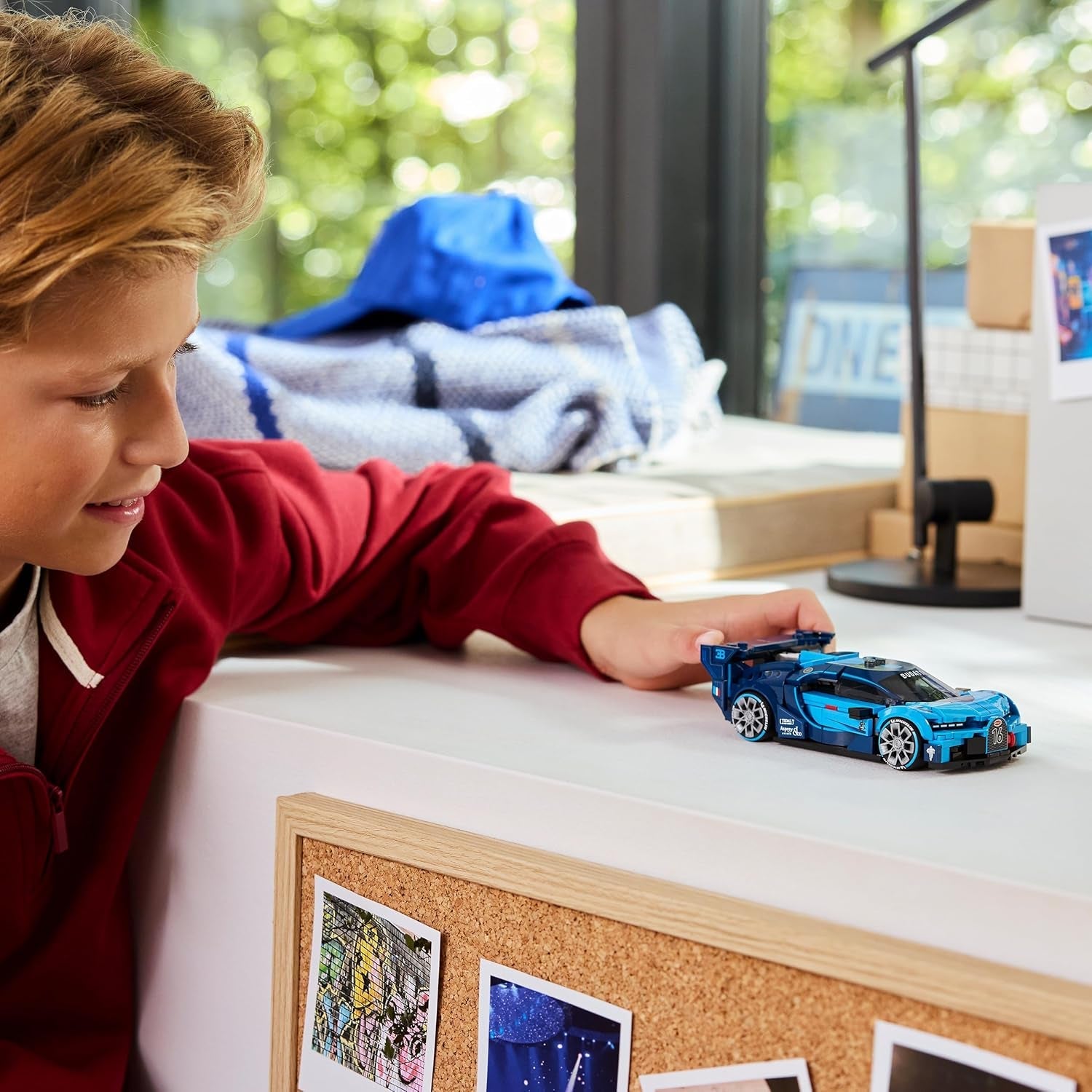 LEGO Speed Champions Bugatti Vision Gran Turismo Hypersportwagen - Modellbau mit sammelbarer Fahrer Minifigur - Gaming Geschenkidee für Jungen ab 9 Jahren und Motorsportfans - 77253