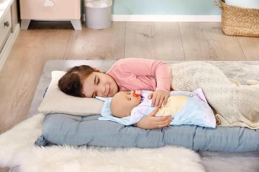 Baby Annabell Sweet Dreams Pucksack, lila Blaue Puckdecke mit Öhrchen-Details und Flügeldruck für 36 und 43 cm große Puppen, 706886 Zapf Creation