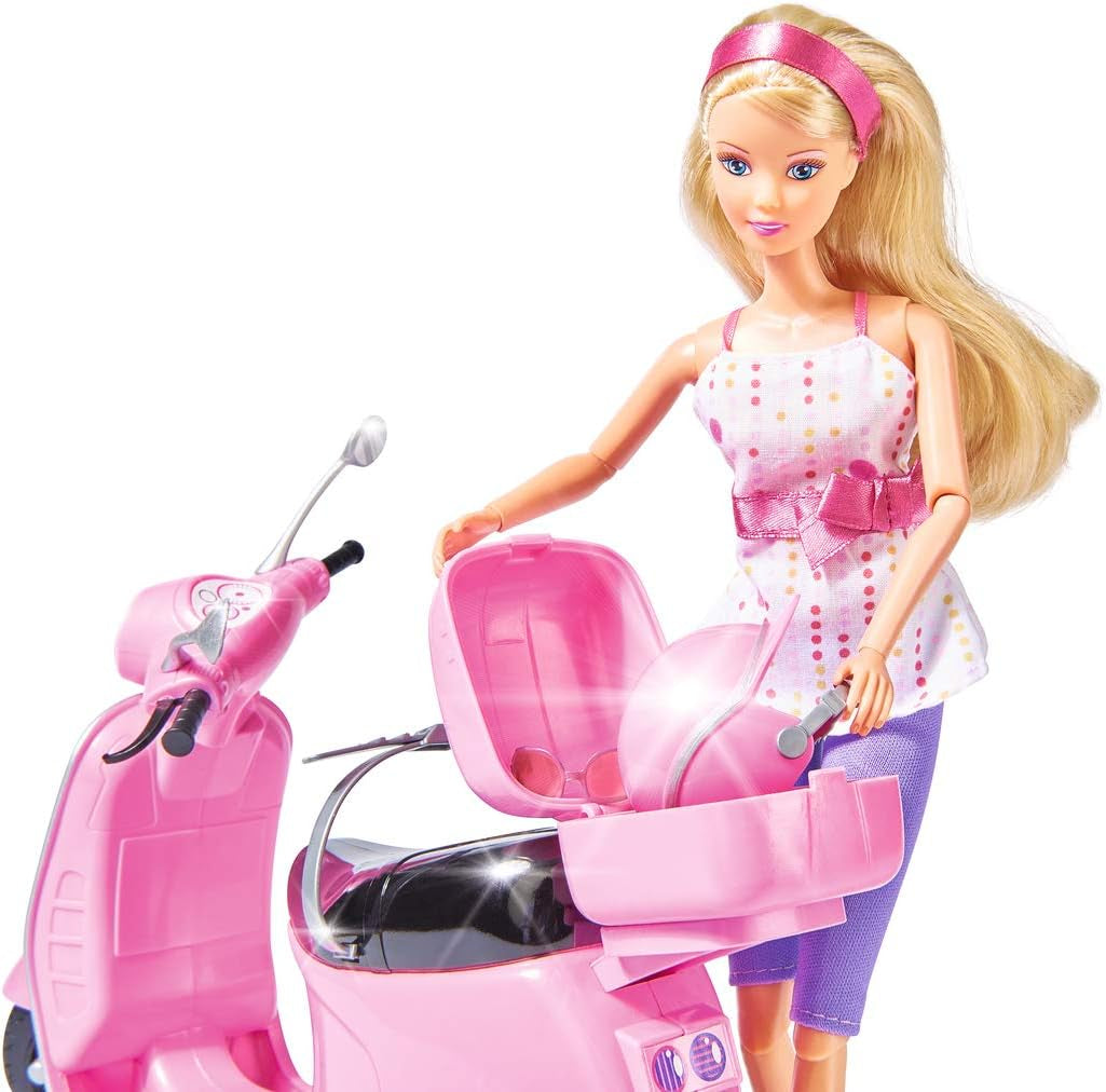 Simba 105730282 - Steffi Love Chic City Scooter, Steffi mit pinkfarbenem Roller, mit Helm und Helmfach, Ankleidepuppe, 29cm, für Kinder ab 3 Jahren
