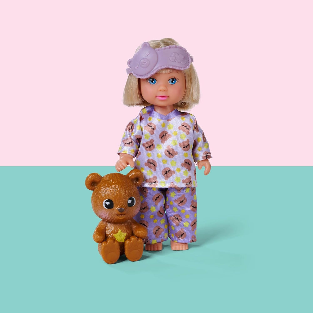 Simba Evi Love Teddy Bed, Spielpuppe im Schlafanzug mit Schlafmaske, Flauschiger Decke, Teddy und Bett mit Glow in the Dark, 12cm, ab 3 Jahren