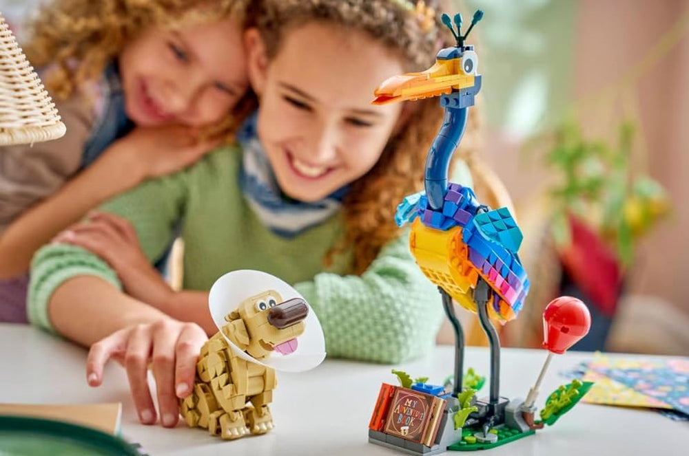 LEGO ǀ Disney and Pixar Kevin und Dug - Spielzeug Golden Retriever Hund & exotischer Vogel - DIY Deko fürs Kinderzimmer - Geburtstagsgeschenk für Mädchen ab 9 Jahren & Fans des Films Oben - 43290