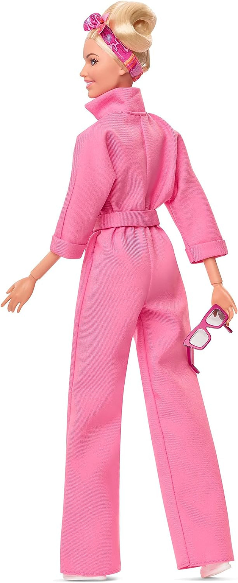 BARBIE THE MOVIE Margot Robbie - Puppe mit Kaugummi-Rosa Jumpsuit, Messy Updo, Sonnenbrille, Kopftuch, Wedge-Sneakers, Sammlerverpackung, für Kinder ab 3 Jahren, HRF29