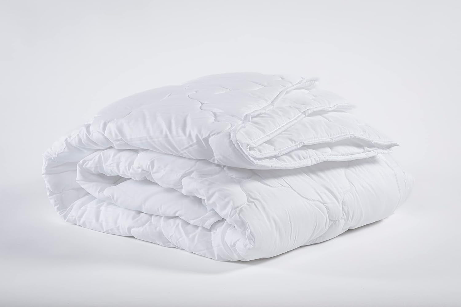 V.I.P. Very Important Pillow Plapumă de puf pentru iarnă, aprobată clasa 1, 100% poliester, silicon, cartonată, 155 X 205 cm, mărimea 300, alb Plapumi si pilote Naty Shop
