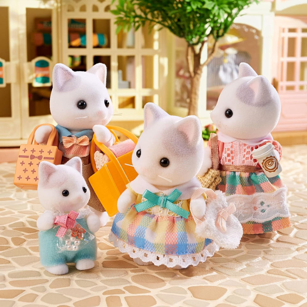 Sylvanian Families - 5738 Familia Pisicilor de Lăpte - Figurine pentru casă de păpuși