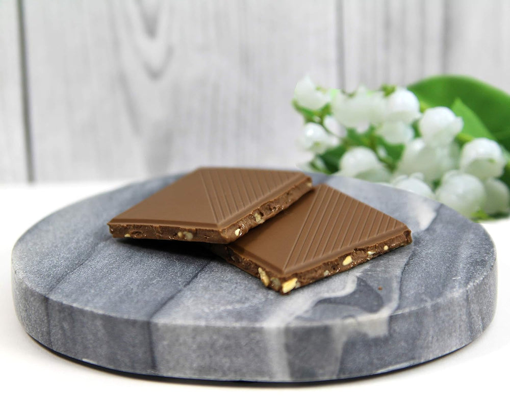 Ciocolată cu nuga, fără zahăr adăugat, fără gluten, 100g și ciocolată cu alune, fără zahăr adăugat, fără gluten, 85g