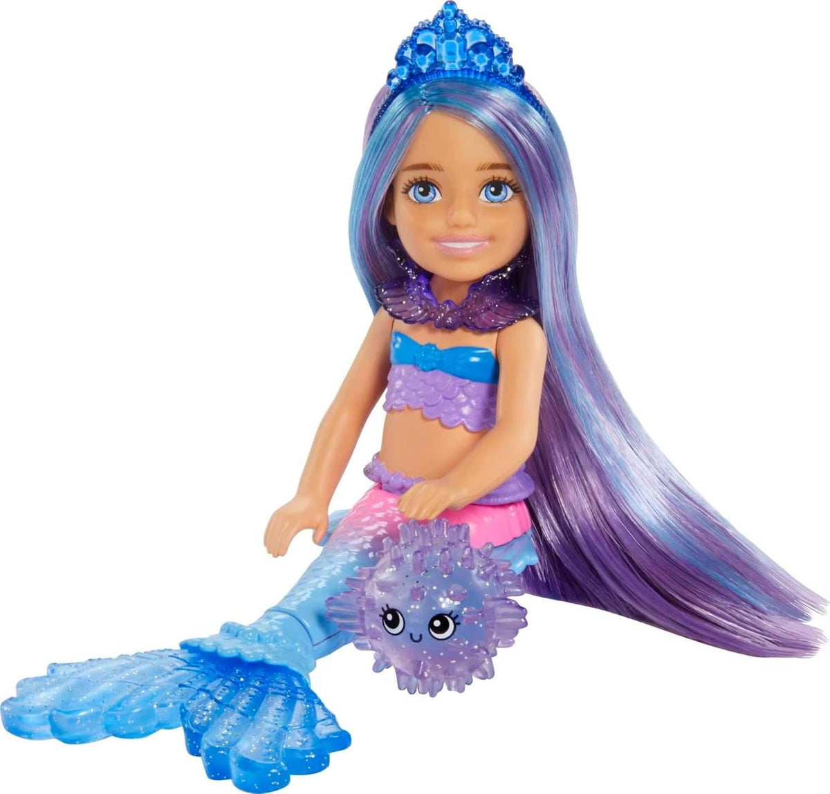 Barbie Mermaid Power, Chelsea Puppe, Meerjungfrau Puppe, Chelsea mit blauem & lila Haar, Krone, Meerjungfrauenschwanz, Zubehör, Geschenk für Kinder ab 3 Jahre,HHG57