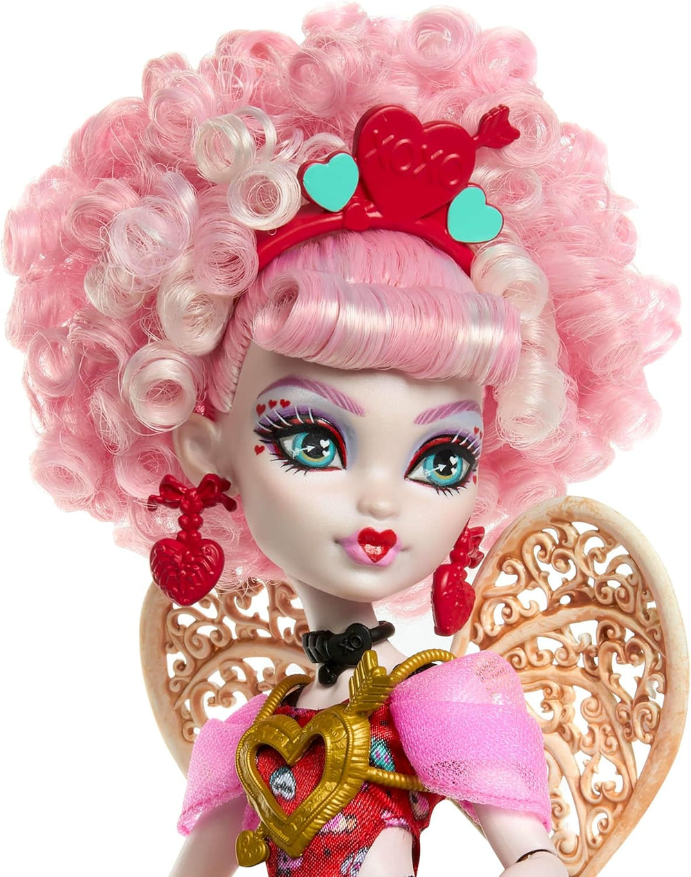 Păpușa Monster High Scary Sweet Birthday, Cupid Asteria, într-o rochie de petrecere roz și roșie, cu accesorii tematice precum invitație, balon, cadou și multe altele, JBG77