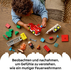 LEGO DUPLO Town Löschauto mit Schlauch und Feuerwehrmann- Lernspielzeug für Motorik - Rotes Feuerwehrauto mit Leiter, Figur und Eichhörnchen - Geschenk für Jungen und Mädchen ab 2 Jahren - 10473