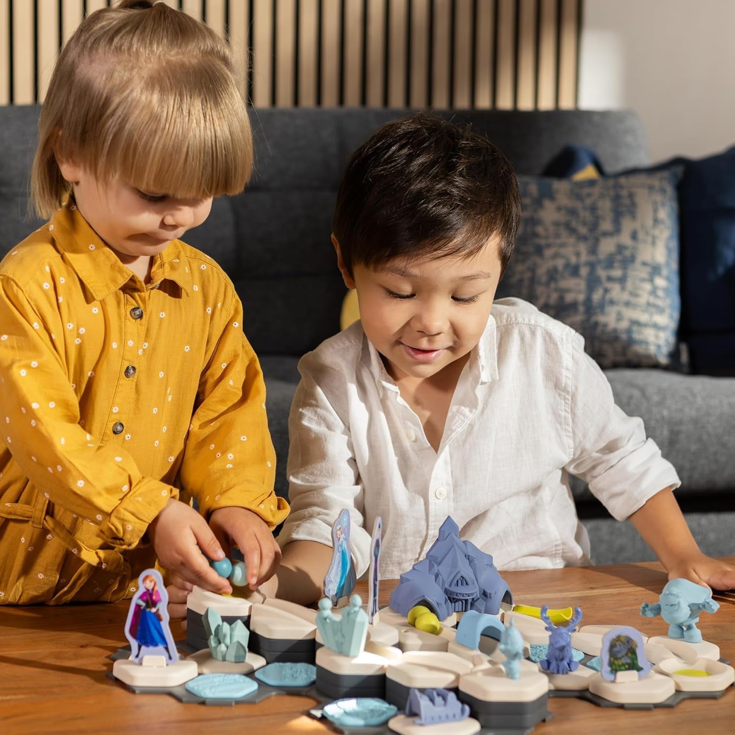 Ravensburger 73385 GraviTrax Junior Starter-Set Disney Frozen, Murmelbahn für Kinder ab 3 Jahren, mit Spielfiguren aus der Welt der Eiskönigin
