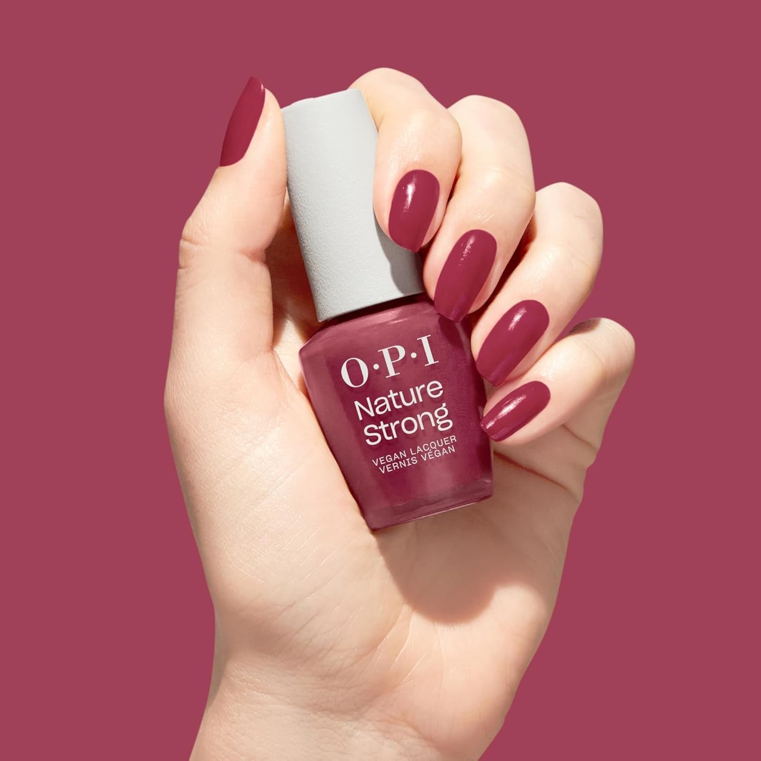 OPI Nature Strong Red and Orange Shades – ojă de lungă durată cu o formulă vegană, inovatoare, care conține ingrediente naturale – pentru unghii strălucitoare