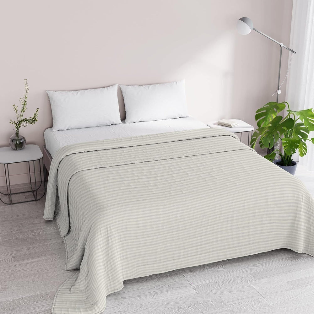 Cuvertură de vară Satin Stripes, poliester, crem, 260X250 Cm Plapumi si pilote Naty Shop Smântână 260X250 Cm