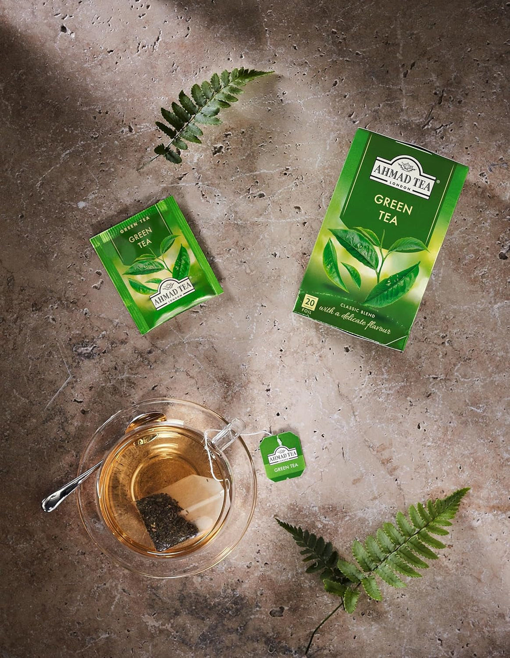 Ahmad Tea - Ceai verde - Pliculețe de ceai ambalate individual, cu aromă sigilată, conținând 2 g de ceai per porție - 20 de pliculețe de ceai cu bandă