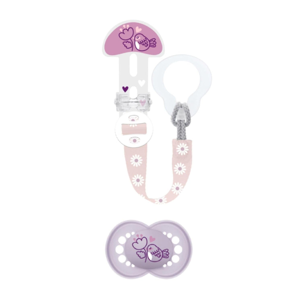 MAM | Suzetă și lanț pentru suzetă, 6+ luni, selecție aleatorie de culori, anatomică, simetrică, fabricată din silicon, lavabilă, lungime reglabilă, compatibilă cu toate tipurile de suzete