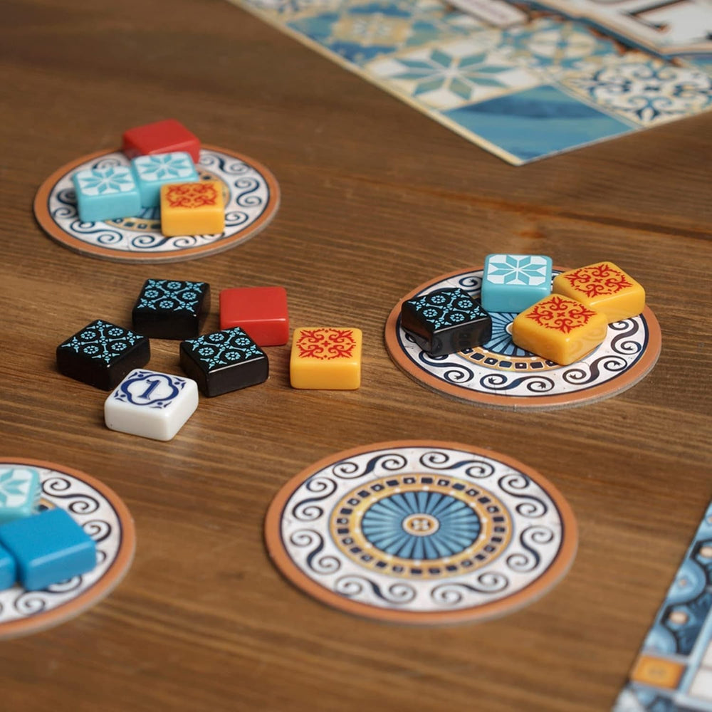 Next Move Games, UNbox Now, Azul, Joc de bază, Joc de familie, Jocul anului 2018, 2-4 jucători, Vârste 8+, 30-45 de minute, Germană