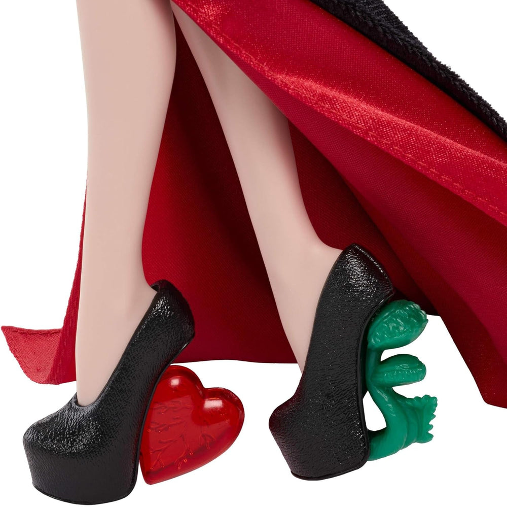 Monster High x Wednesday Puppe, Morticia Addams Sammelfigur im schwarz-purpurrotem Samtkleid mit Schmuck, von der Serie inspirierte Heels und Puppenständer, JLK99