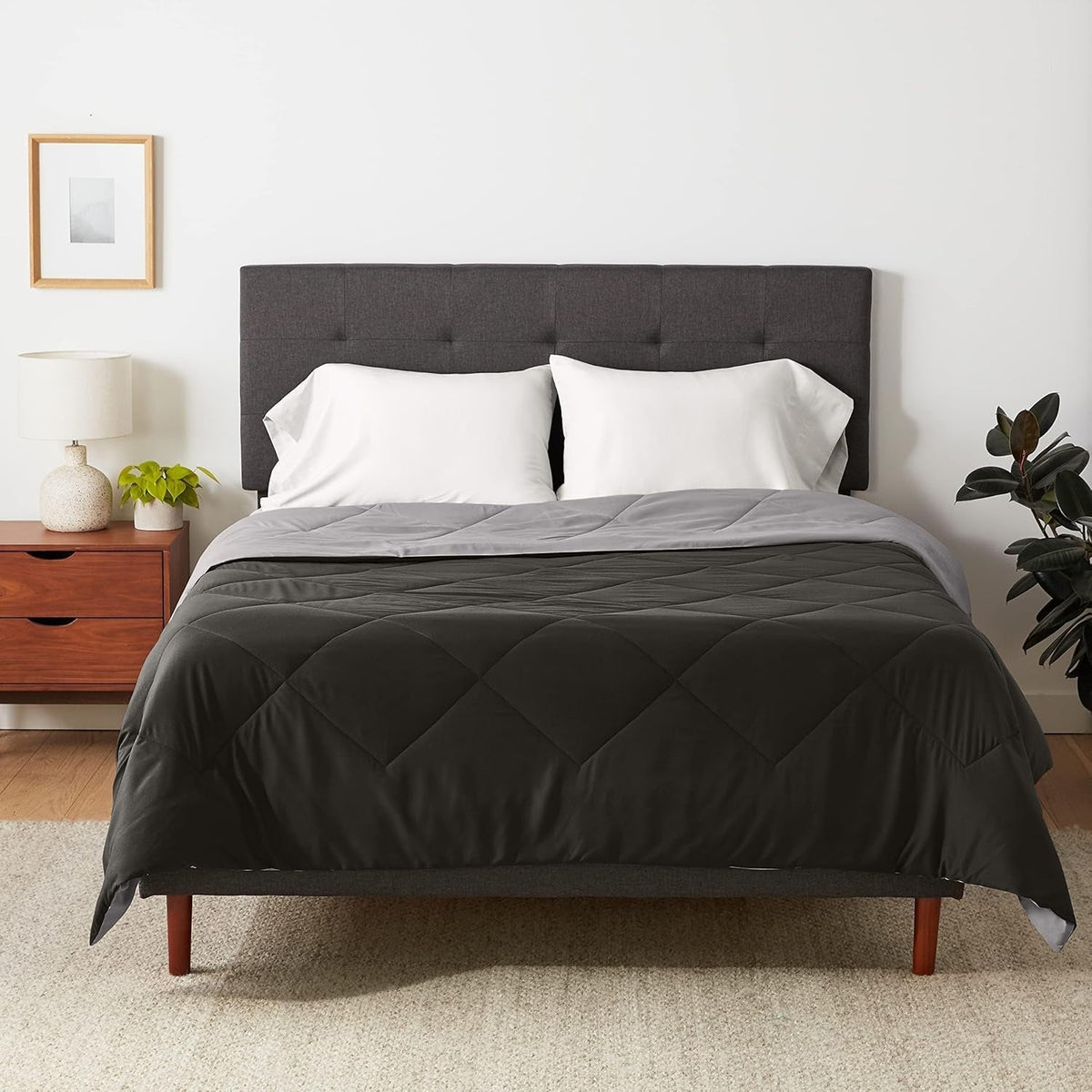 Amazon Basics cuvertură din microfibră, poate fi utilizată pe ambele părți, 220 X 240 Cm, gri / negru Plapumi si pilote Naty Shop Gri/negru 220X240 Cm