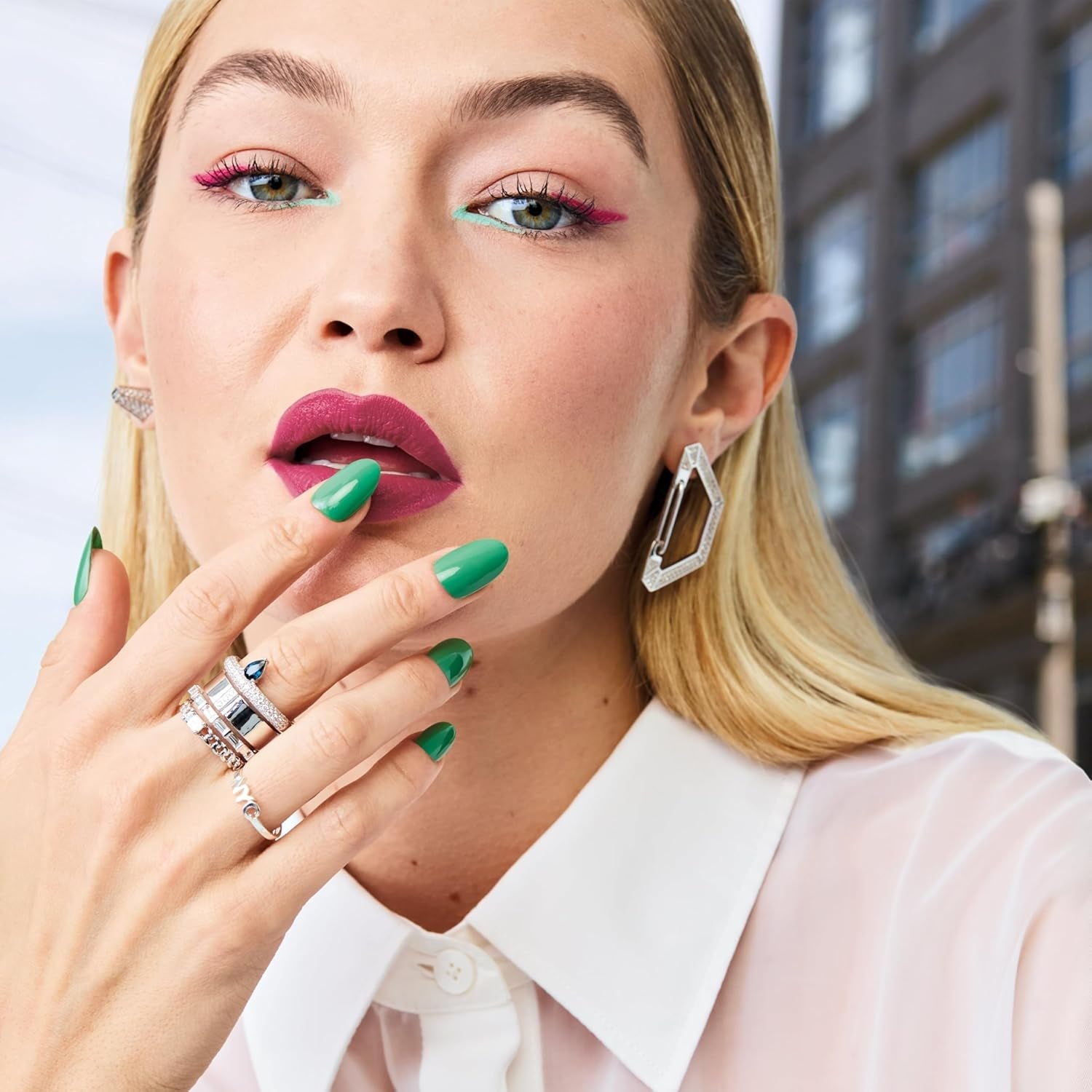 Oja Maybelline New York Super Stay Ink Bonder 490 Hot Salsa – ojă de lungă durată pentru unghii puternice și culoare intensă, 12,3 ml