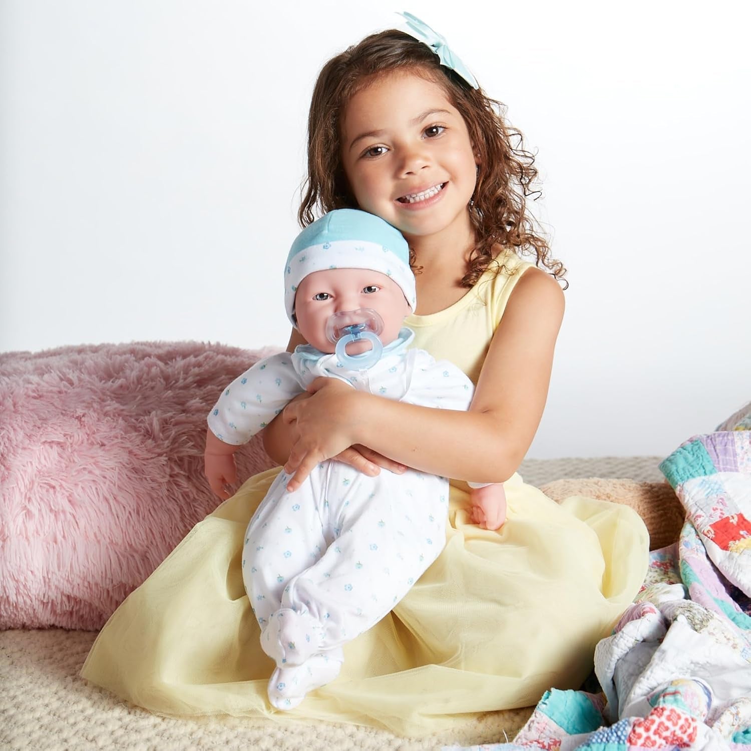 JC Toys La Baby Puppe, 51 cm, weicher und waschbarer Körper, magische Flasche und Schnuller, Blau, entworfen in Spanien, ab 2 Jahren
