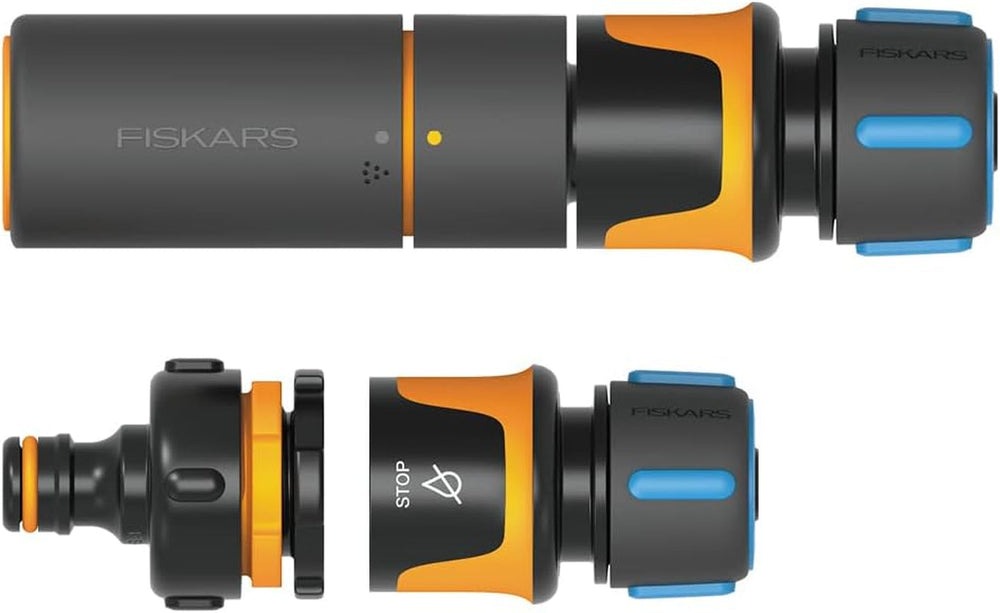 Set furtun de apă Fiskars pentru roată hidraulică, cu 2 conectori furtun și conector robinet, dimensiune universală, nivel de rigiditate torsională 4 (din 5), 1,8 m, Ø1,3-1,5 cm (1/2-5/8"), negru/portocaliu/albastru, 1057621
