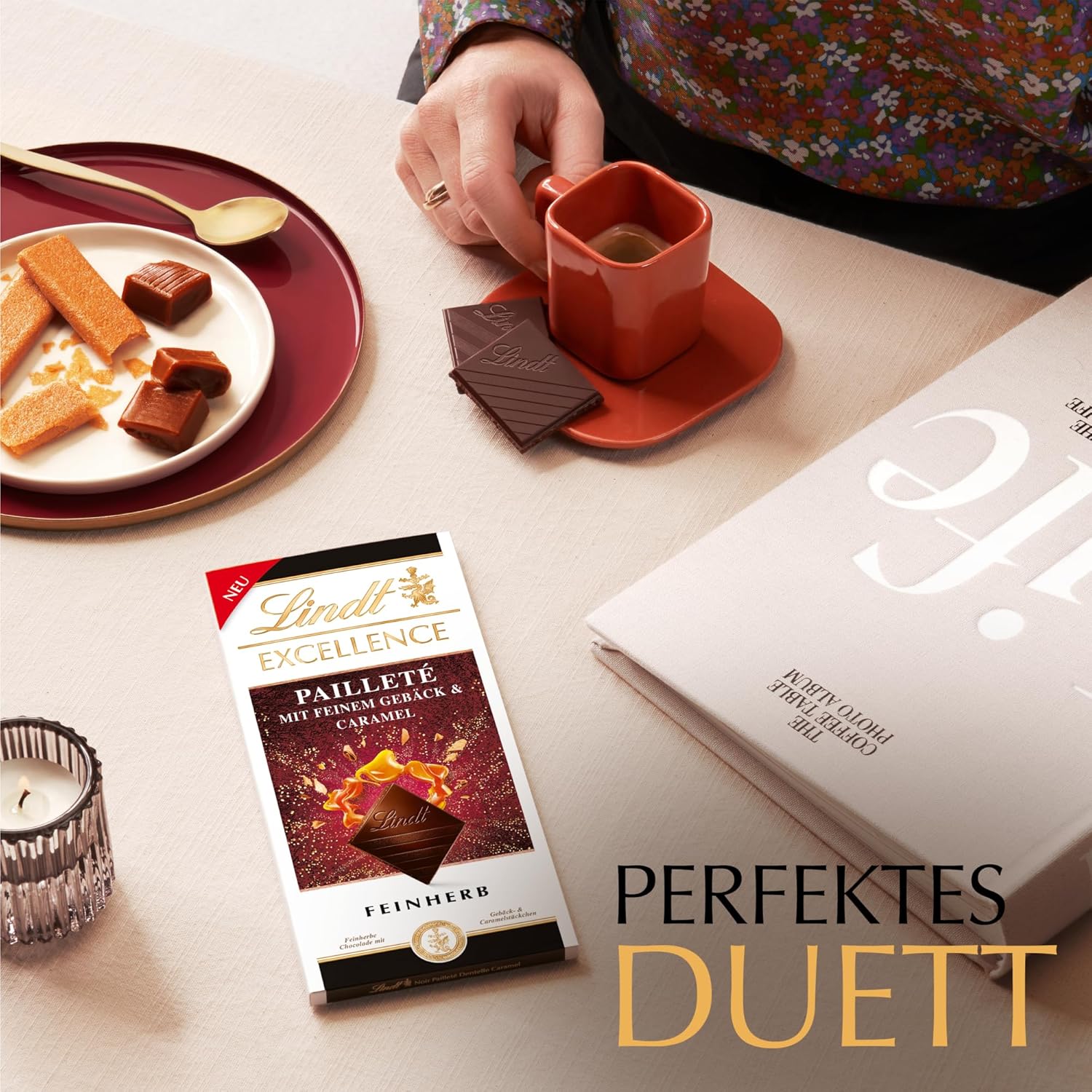 Lindt EXCELLENCE Bucăți De Aluat Cu Paiete Și Caramel - Ciocolată Neagră Fină Cu Aromă Intensă De Cacao