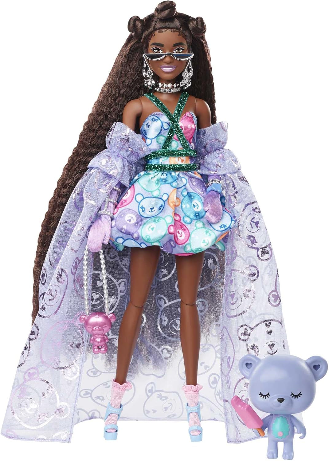 Barbie Extra Fancy, Langen schwarzen Haaren & Teddykleid, Sonnenbrille, Schmuck, Handschuhe, Geldbörse, High Heels, Bär mit EIS am Stiel, inkl. Barbiepuppe, als Geschenk geeignet,HHN13